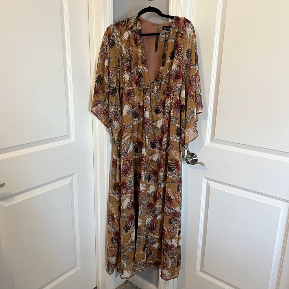 NWT Gorgeous Hawaiian Maxi Dress